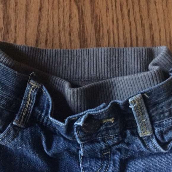 Osh Kosh 2T distressed jeans - Picture 6 of 6